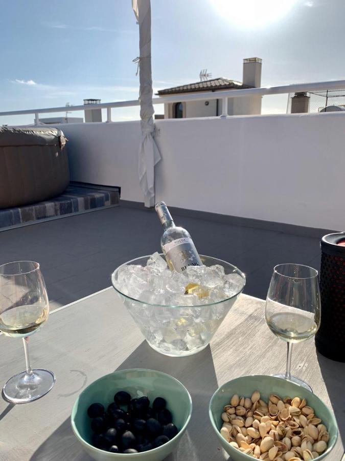 Sonne & Meerblick Aus 40 Grad Heissem Whirlpool Geniessen - Zentral Am Hafen Und Dennoch Ruhig Cala Ratjada (Mallorca) Exterior foto